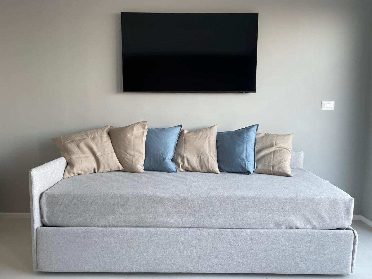La Finestra Sul Mare Modern Apartment จีอาร์ดีนี นักซอส ภายนอก รูปภาพ