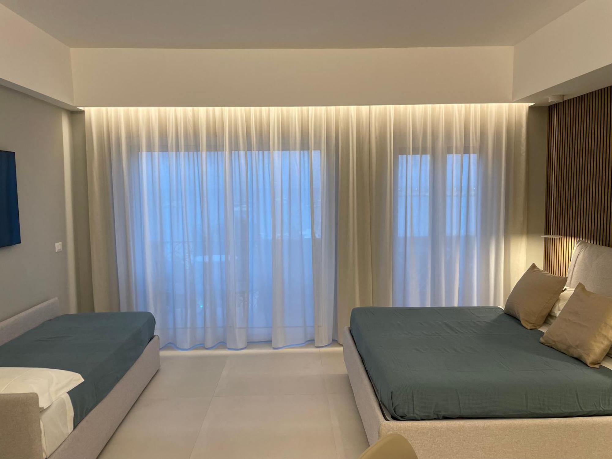 La Finestra Sul Mare Modern Apartment จีอาร์ดีนี นักซอส ภายนอก รูปภาพ