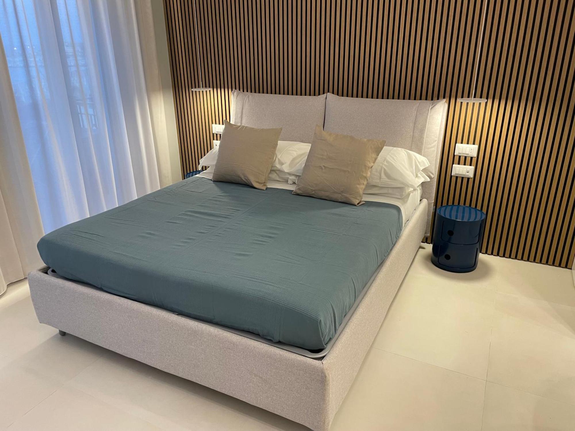 La Finestra Sul Mare Modern Apartment จีอาร์ดีนี นักซอส ภายนอก รูปภาพ