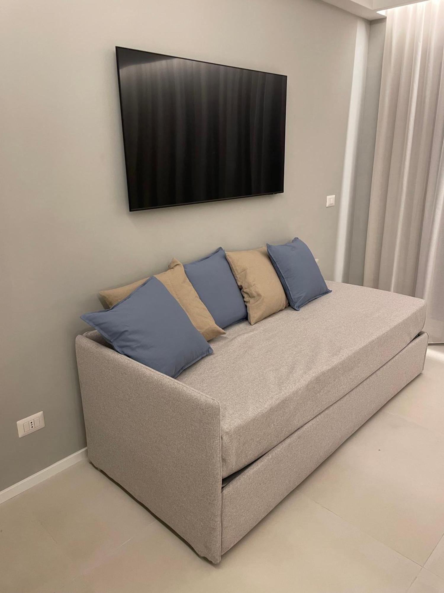 La Finestra Sul Mare Modern Apartment จีอาร์ดีนี นักซอส ห้อง รูปภาพ